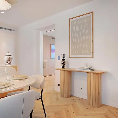 Incredible Flat - 4 Br-10p - Matignon - Champs Elysees Appartement *