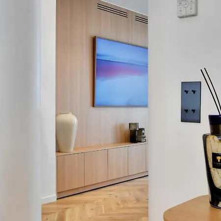 Incredible Flat - 4 Br-10p - Matignon - Champs Elysees דירה פריז
