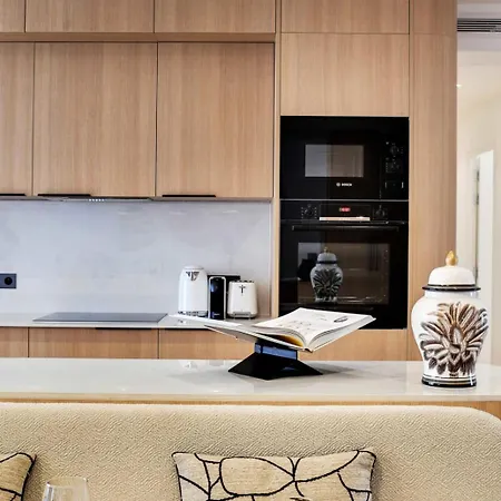 Incredible Flat - 4 Br-10p - Matignon - Champs Elysees פריז