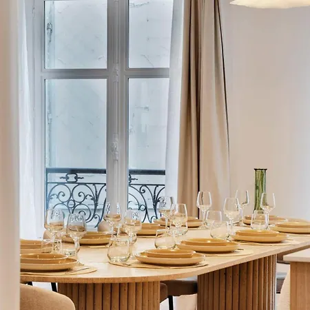 Incredible Flat - 4 Br-10p - Matignon - Champs Elysees