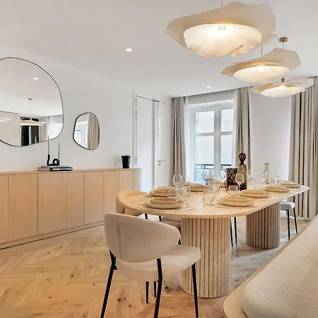 Incredible Flat - 4 Br-10p - Matignon - Champs Elysees