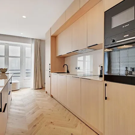 Apartment Incredible Flat - 4 Br-10p - Matignon - Champs Elysees
