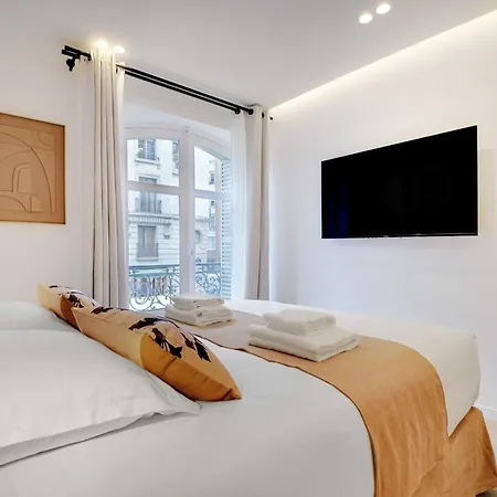 Incredible Flat - 4 Br-10p - Matignon - Champs Elysees