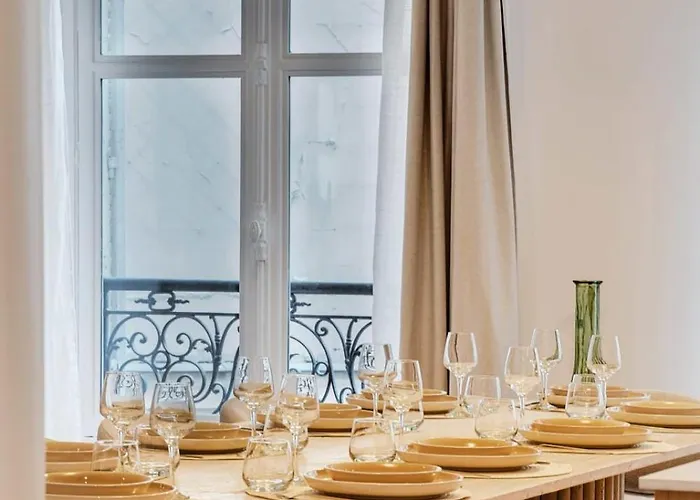 Incredible Flat - 4 Br-10p - Matignon - Champs Elysees