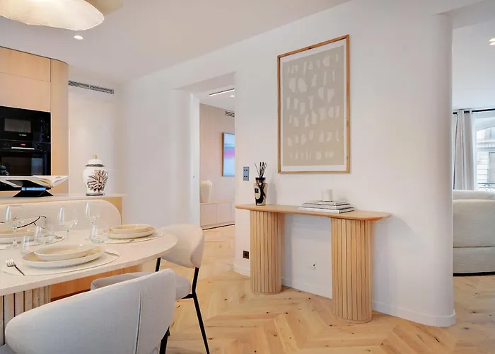 Incredible Flat - 4 Br-10p - Matignon - Champs Elysees 아파트 *