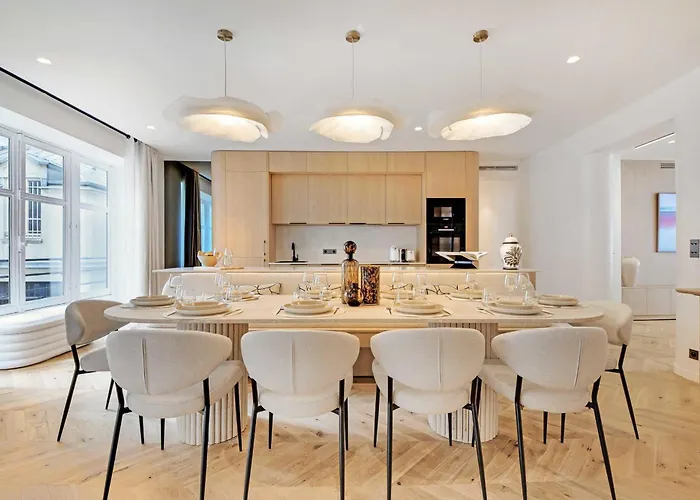 아파트 Incredible Flat - 4 Br-10p - Matignon - Champs Elysees 파리