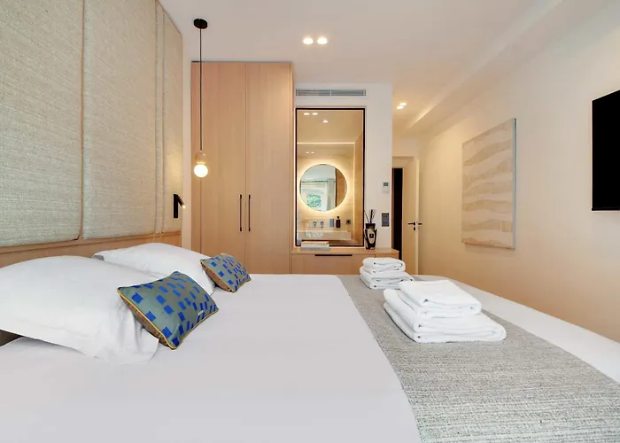 Incredible Flat - 4 Br-10p - Matignon - Champs Elysees