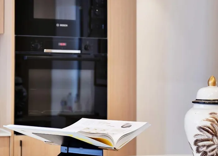 아파트 Incredible Flat - 4 Br-10p - Matignon - Champs Elysees 파리