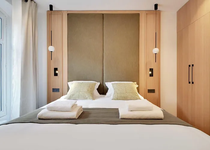 Incredible Flat - 4 Br-10p - Matignon - Champs Elysees 파리