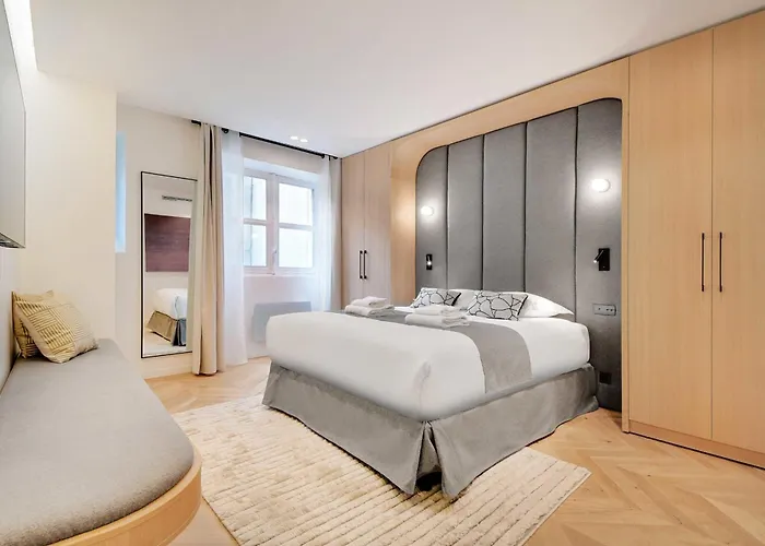 아파트 Incredible Flat - 4 Br-10p - Matignon - Champs Elysees